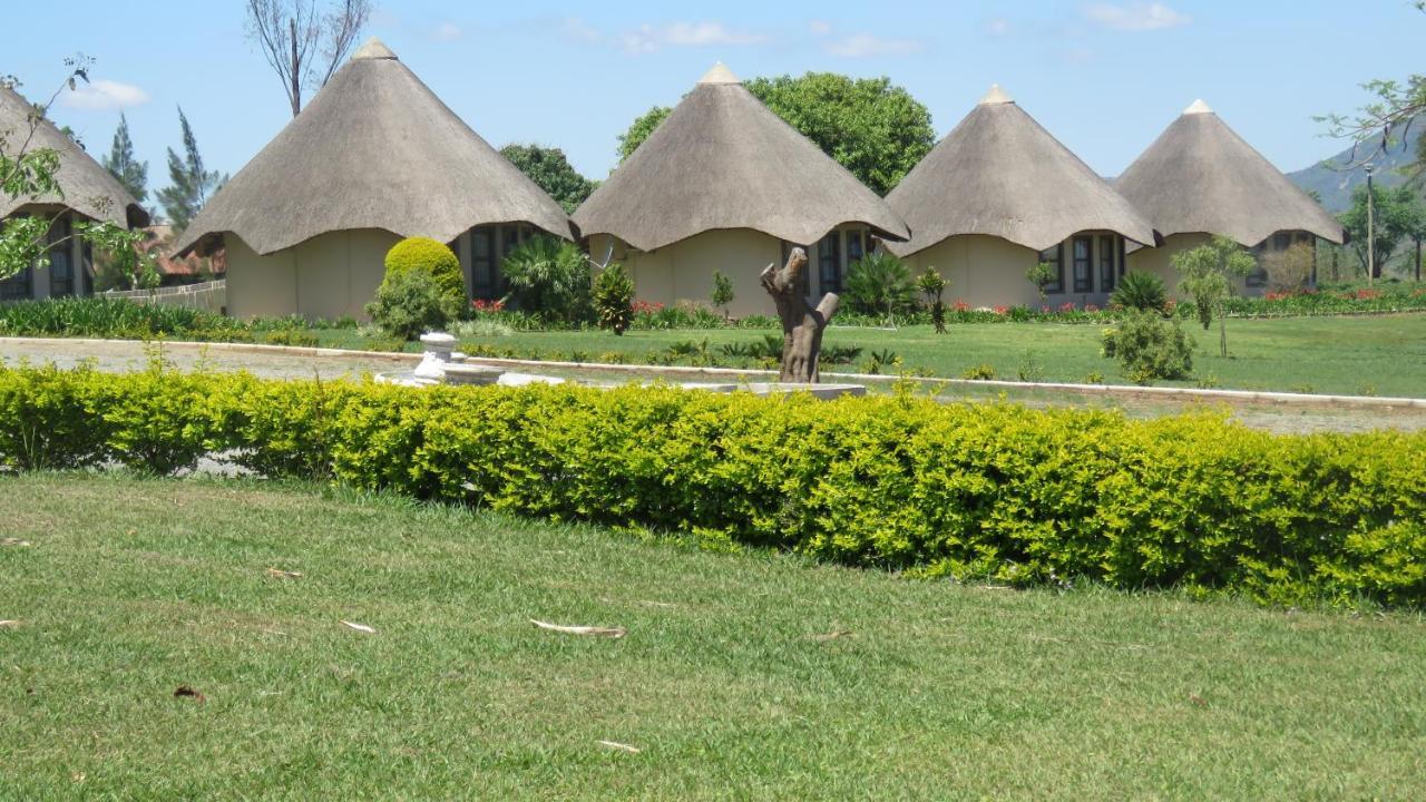 Dwaleni Farm Lodge Matsapha Экстерьер фото